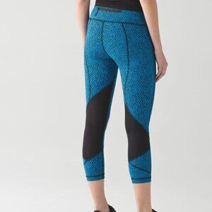 Lululemon Pace Rival Crop Scatter Star Beach Blanket Blue Black 6